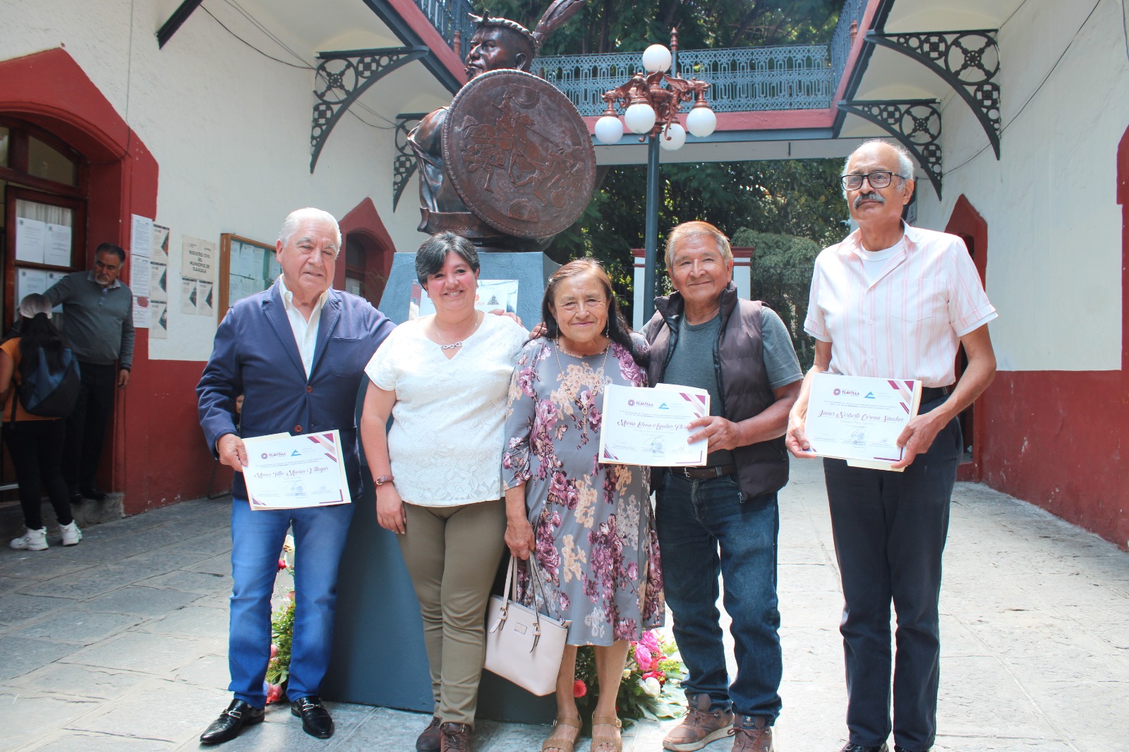 Ayuntamiento de Tlaxcala y Canaco reconocen trayectoria de negocios afiliados a esta cámara